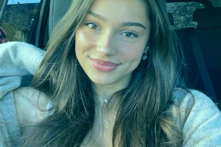 Hannah, 23, a brunette blue-eyed latina companion based in Alnys. Offering GFE, Deep French Kissing, Girlfriend Experience. Available for incall and outcall,...