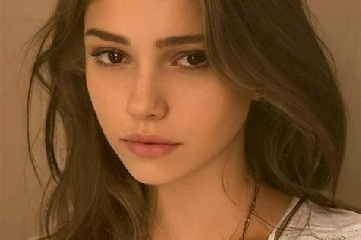 Hannah, 23, a chestnut grey-eyed slavic companion based in Deleni. Offering Tantra, Domination, Dinner Date, Party Girl, Roleplay. Available for incall and o...