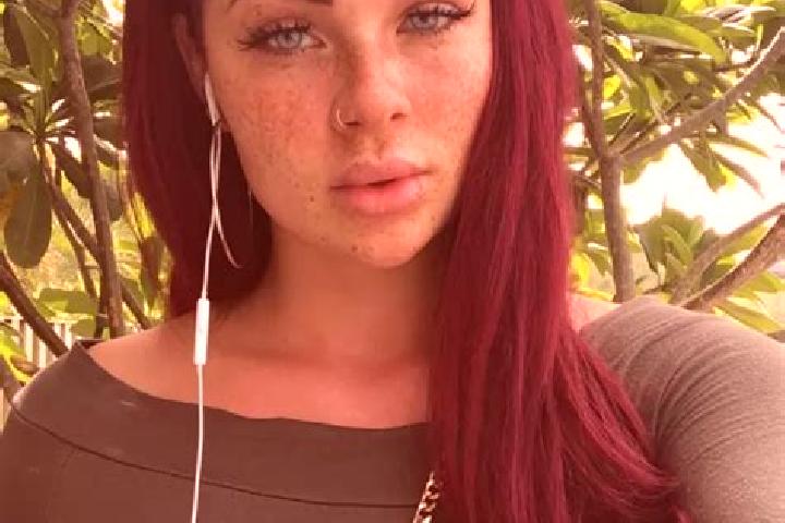 Hannah, 23, a red brown-eyed latina companion based in Alawa. Offering Striptease, Fetish, Erotic Massage. Available for incall and outcall, day and evening ...