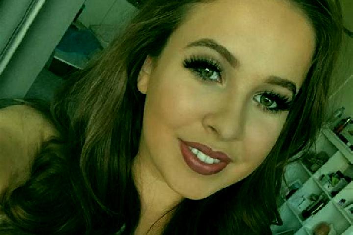 Hannah, 23, a red green-eyed mixed companion based in Hofheim in Unterfranken. Offering Striptease, Couples, GFE, 69. Available for incall and outcall, day a...