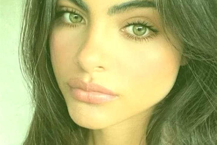 Hannah, 23, a red grey-eyed indian companion based in Vorovesti. Offering Dinner Date, Fetish, Girlfriend Experience, Overnight. Available for incall and out...
