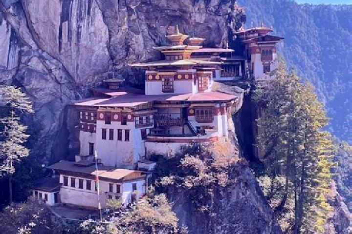 Hannah, 23 — Escort in Bhangtar, Bhutan