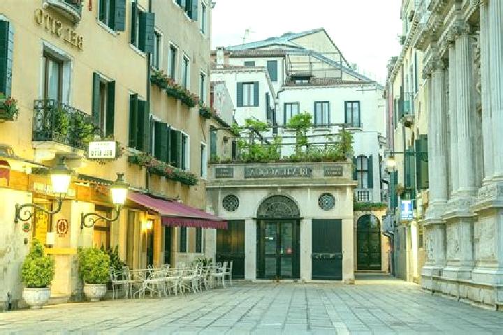Hannah, 23 — Escort in Mestre, Italy