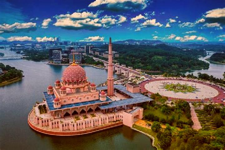 Hannah, 23 — Escort in Putrajaya, Malaysia
