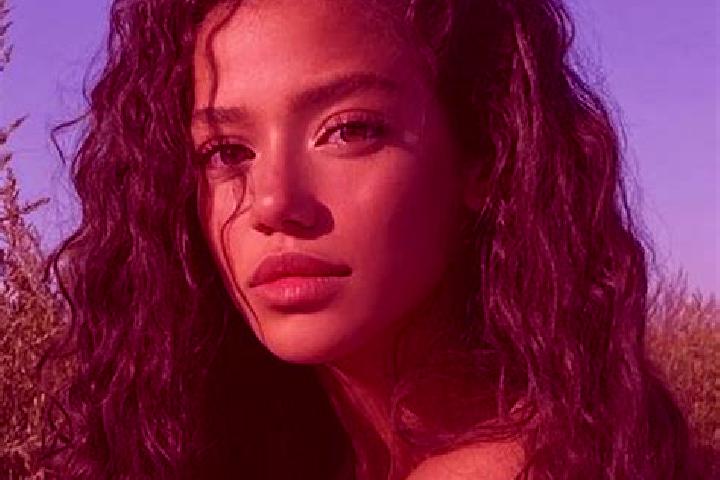 Hannah, 24, a black dark-eyed latina companion based in Abakan. Offering BDSM, Prostate Massage, A-Level. Available for incall and outcall, day and evening d...