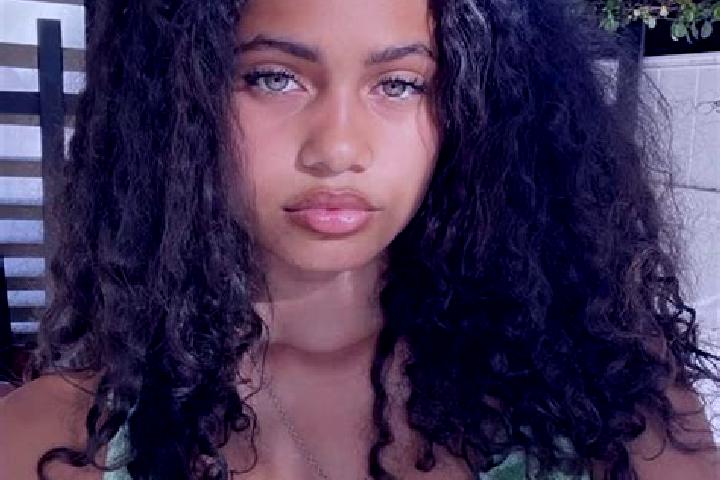 Hannah, 24, a black green-eyed mixed companion based in Stanbridge. Offering Couples, Roleplay. Available for incall and outcall, overnight bookings available.