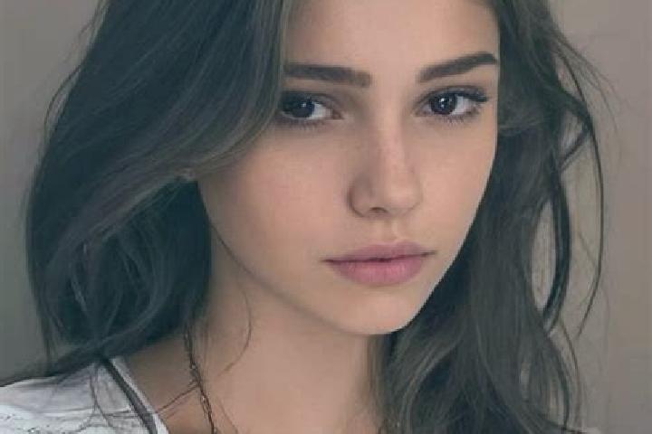 Hannah, 24, a chestnut brown-eyed slavic companion based in Martinsville. Offering GFE, Prostate Massage, Tantra. Available for incall and outcall, day and e...