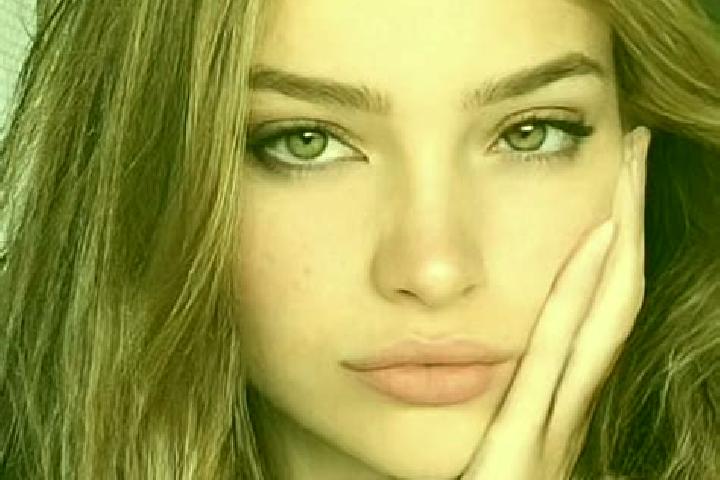 Hannah, 24, a dark blonde hazel-eyed european companion based in Ampelgading. Offering Couples, Deep French Kissing, Duos. Available for incall and outcall, ...