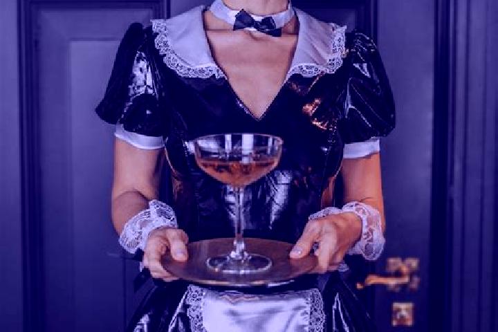 Hannah, 24, a red grey-eyed ebony companion based in Burao. Offering Roleplay, GFE, BDSM. Available for incall and outcall, overnight bookings available.