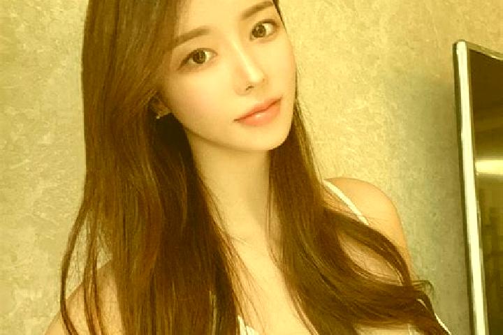 Hannah, 24 — Escort in Duishan, China