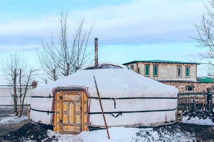 Hannah, 24 — Escort in Engel -Yurt, Russia