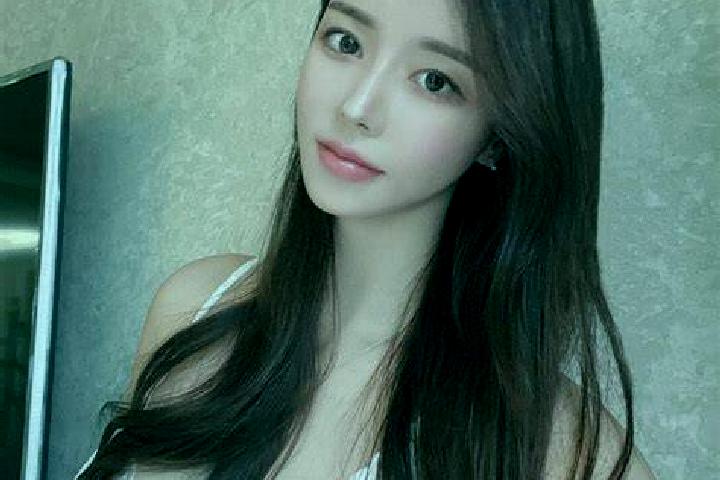 Hannah, 24 — Escort in Fengmu, China