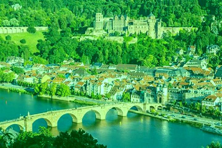 Hannah, 24 — Escort in Heidenburg, Germany