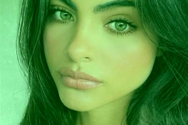 Hannah, 25, a brunette green-eyed caucasian companion based in Shaw. Offering Tantra, OWO, Striptease. Available for incall and outcall, day and evening dates.