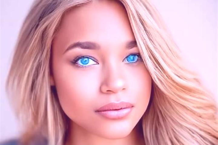 Hannah, 25, a chestnut blue-eyed latina companion based in Lucatin. Offering CIM, Deep French Kissing, Duos. Available for incall and outcall, overnight book...