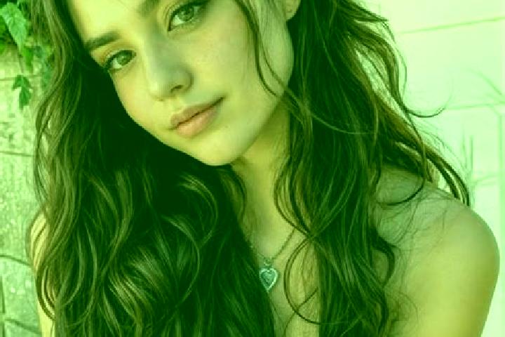 Hannah, 25, a red hazel-eyed caucasian companion based in Varillal. Offering Prostate Massage, BDSM, Girlfriend Experience. Available for incall and outcall,...