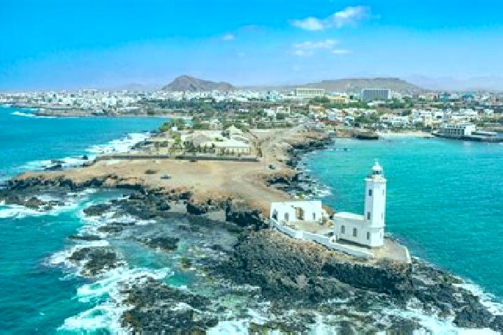 Hannah, 25 — Escort in Janela, Cape Verde
