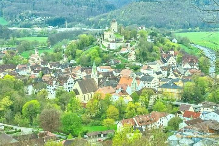 Hannah, 25 — Escort in Pappenheim, Germany