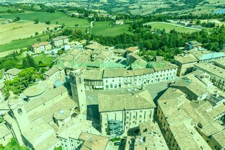 Hannah, 25 — Escort in San Ginesio, Italy