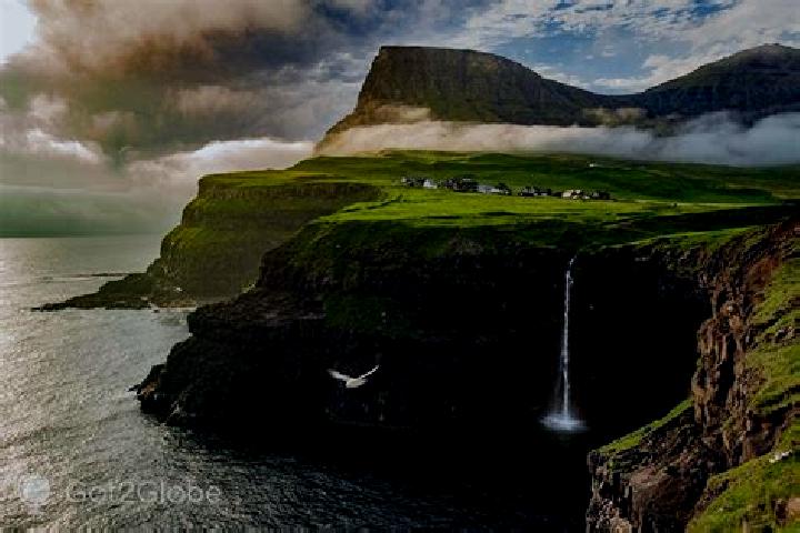 Hannah, 25 — Escort in Sorvagur, Faroe Islands