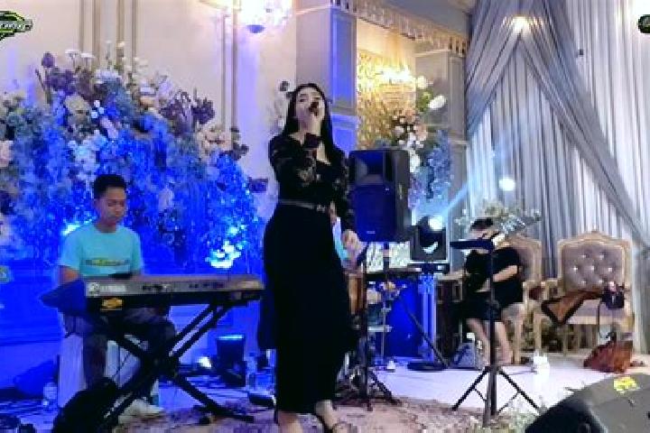 Hannah, 25 — Escort in Wangon, Indonesia