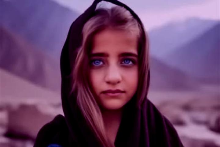 Hannah, 26, a blonde amber-eyed middle eastern companion based in Kedungwuni. Offering 69, Dinner Date, Massage, Girlfriend Experience. Available for incall ...