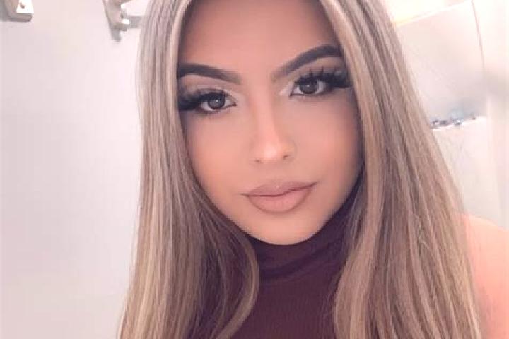 Hannah, 26, a blonde grey-eyed latina companion based in Shwegu. Offering Overnight, Fetish, Tantra, BDSM. Available for incall and outcall, day and evening ...