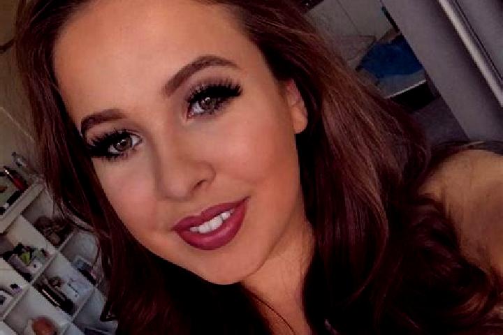 Hannah, 26, a brunette grey-eyed ebony companion based in New Brighton. Offering CIM, 69, Dinner Date. Available for incall and outcall, day and evening dates.