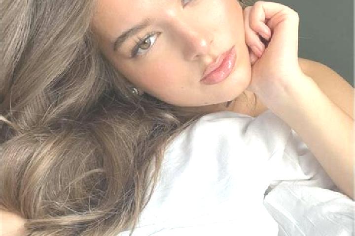 Hannah, 26, a chestnut amber-eyed latina companion based in Waake. Offering Massage, Overnight, Deep French Kissing, 69, BDSM. Available for incall and outca...
