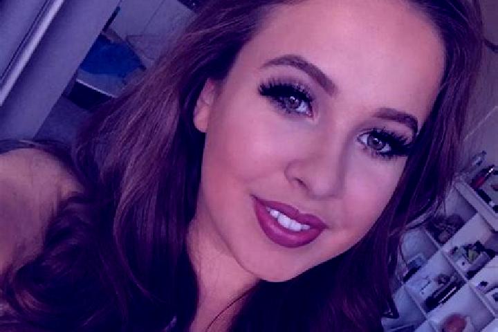 Hannah, 26, a chestnut brown-eyed caucasian companion based in Narek. Offering Prostate Massage, Couples, CIM, Striptease, Fetish. Available for incall and o...