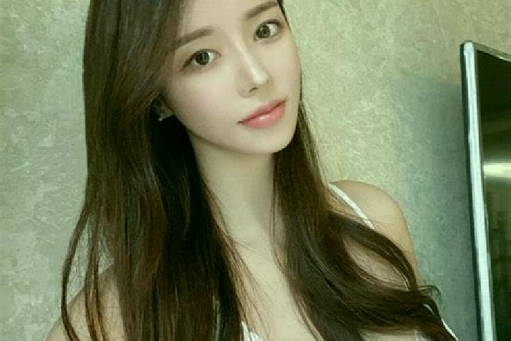 Hannah, 26 — Escort in Niuchehe, China