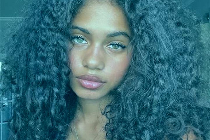 Hannah, 27, a black grey-eyed ebony companion based in Rassina. Offering Prostate Massage, 69, Couples, Party Girl. Available for incall and outcall, overnig...