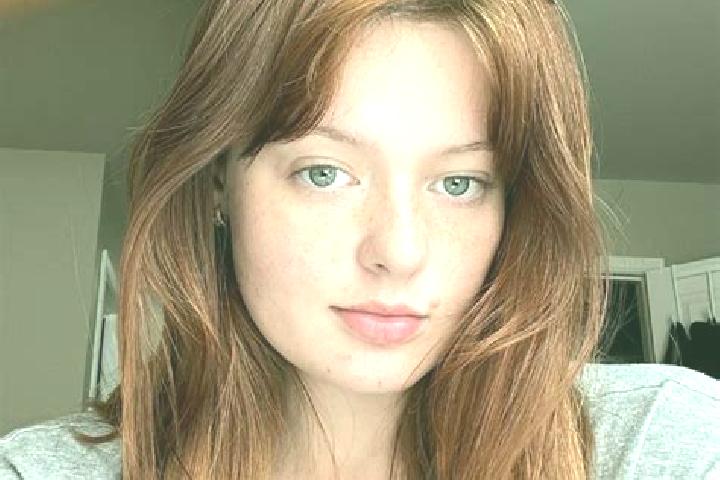 Hannah, 27, a red blue-eyed caucasian companion based in Dewsbury. Offering Party Girl, A-Level. Available for incall and outcall, day and evening dates.