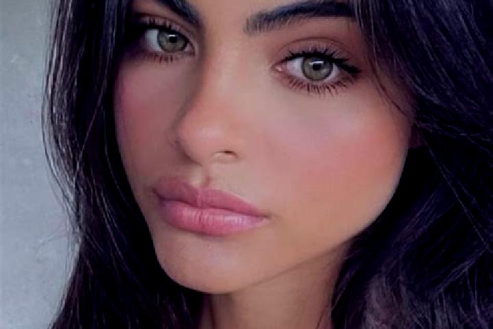Hannah, 27, a red dark-eyed indian companion based in Monte San Biagio. Offering Party Girl, Striptease, Duos, Domination. Available for incall and outcall, ...