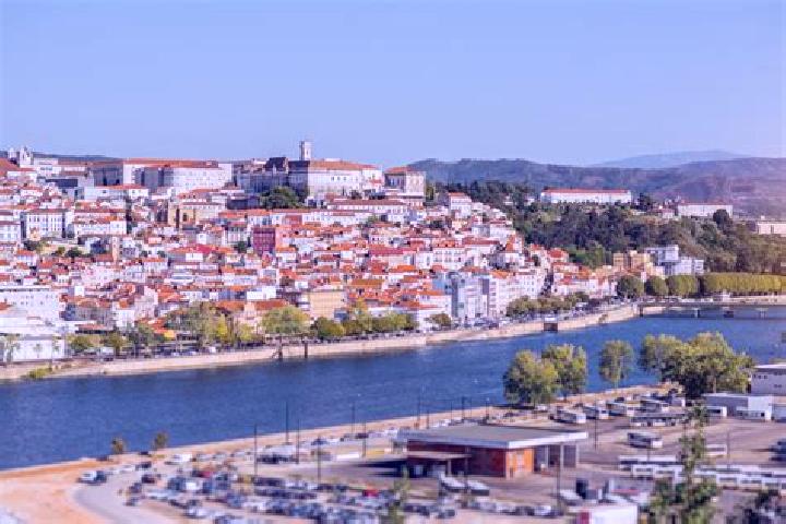 Hannah, 27 — Escort in Arcos, Portugal