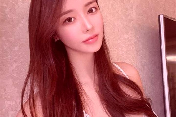 Hannah, 27 — Escort in Diaowei, China