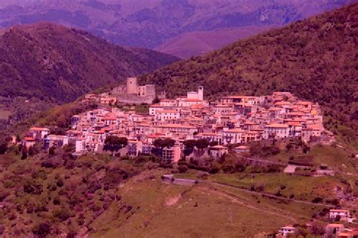 Hannah, 27 — Escort in Fagnano Castello, Italy