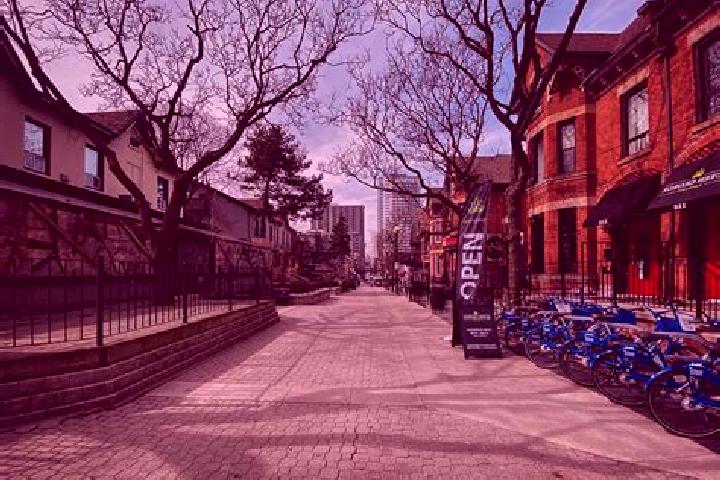 Hannah, 27 — Escort in Hamilton, Canada