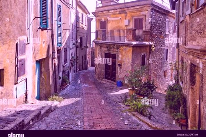 Hannah, 27 — Escort in Morolo, Italy