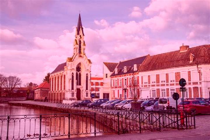 Hannah, 27 — Escort in Sailly-sur-la-Lys, France
