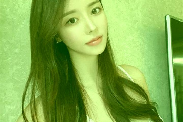 Hannah, 27 — Escort in Shangyuzhuang, China