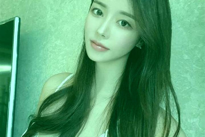 Hannah, 27 — Escort in Zougang, China