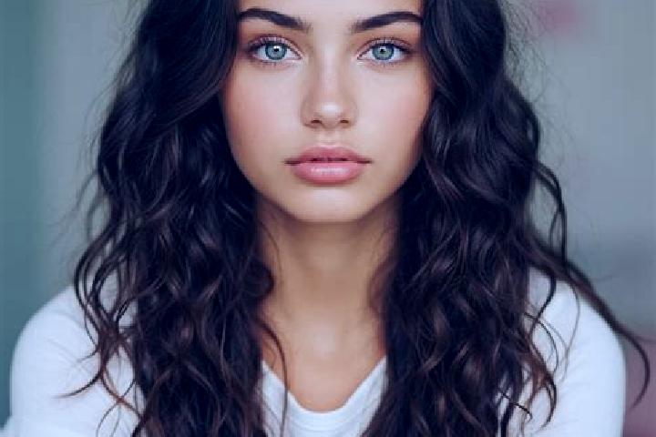 Hannah, 28, a auburn amber-eyed mediterranean companion based in Ravanica. Offering Massage, Tantra, Prostate Massage, Overnight. Available for incall and ou...