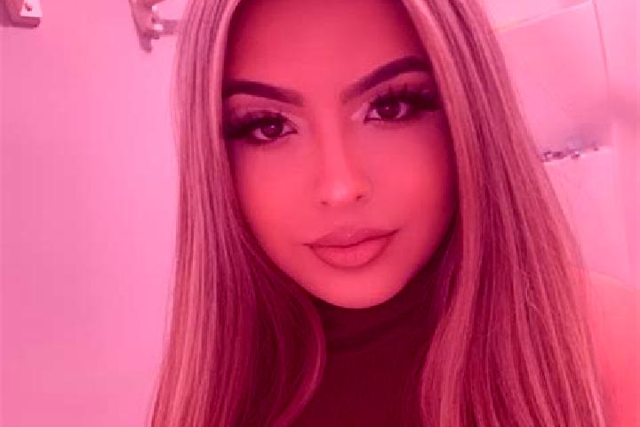Hannah, 28, a blonde brown-eyed latina companion based in Centretown. Offering Travel Companion, Massage, Striptease. Available for incall and outcall, overn...