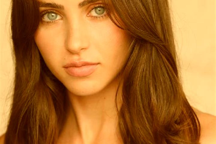 Hannah, 28, a brunette dark-eyed european companion based in Gunja. Offering 69, GFE, Massage. Available for incall and outcall, day and evening dates.