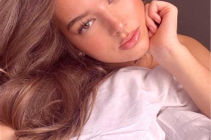 Hannah, 28, a chestnut grey-eyed latina companion based in Winsko. Offering Tantra, Striptease, Deep French Kissing, Massage. Available for incall and outcal...