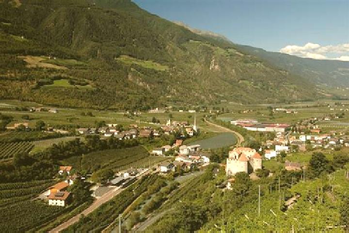 Hannah, 28 — Escort in Castelbello-Ciardes - Kastelbell-Tschars, Italy