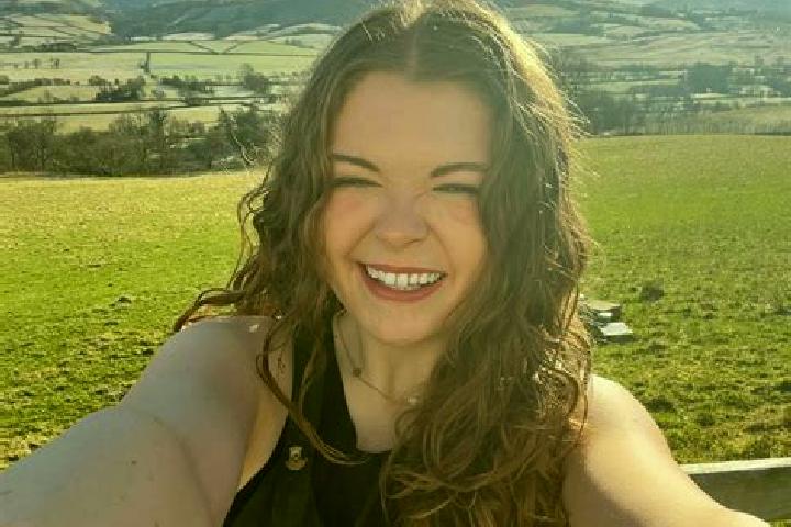 Hannah, 28 — Escort in New Edinburgh, Canada