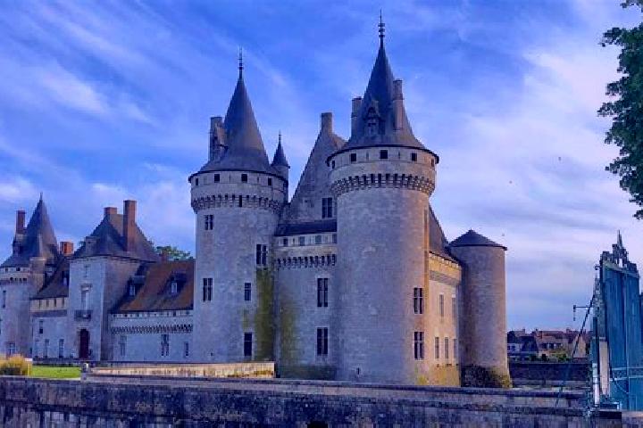 Hannah, 28 — Escort in Rochefort-sur-Loire, France