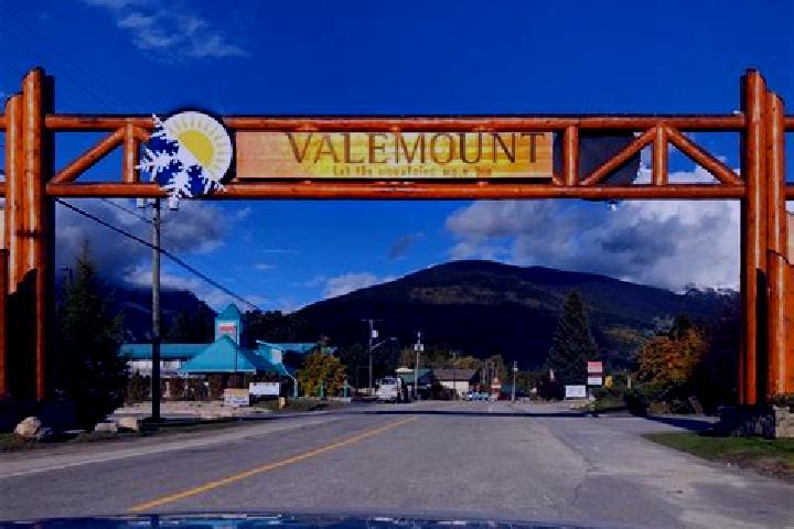 Hannah, 28 — Escort in Valemount, Canada